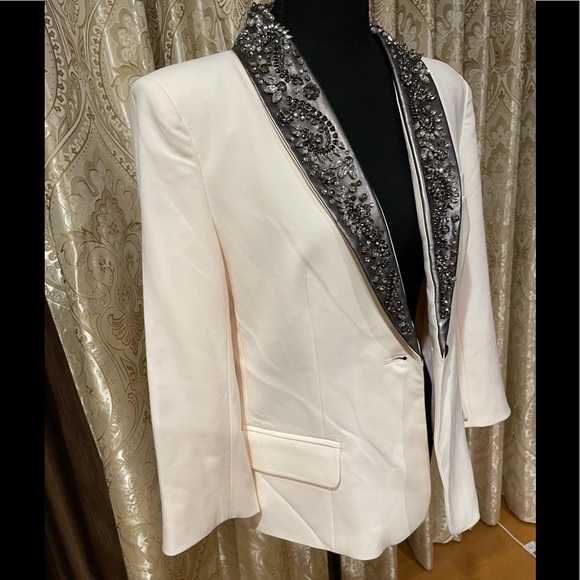 White fancy blazer - Picture 5 of 16